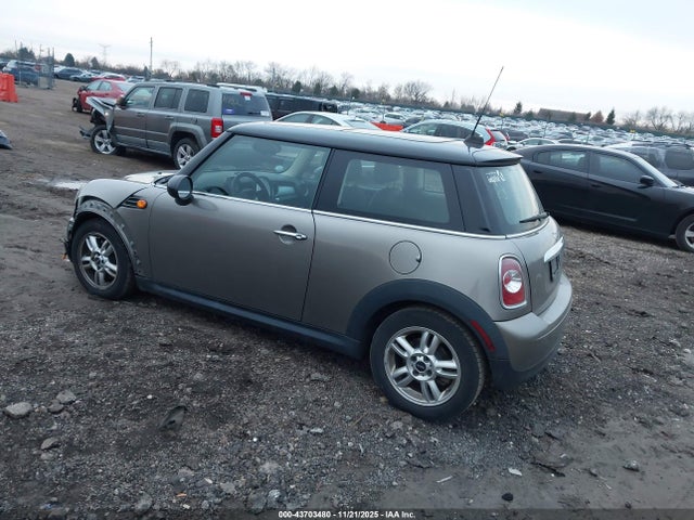 2013 MINI HARDTOP WMWSU3C54DT374876 Photo 2