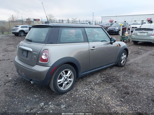 2013 MINI HARDTOP WMWSU3C54DT374876 Photo 3