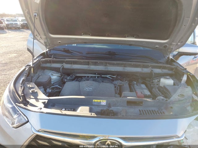 Toyota Highlander Limited 2021 5TDDZRBH0MS554477 Image 10