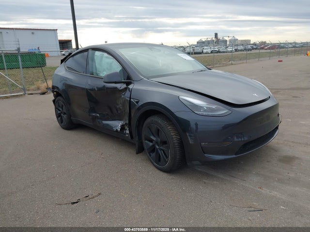 2024 TESLA MODEL Y 7SAYGDEE1RA321795 Photo 0