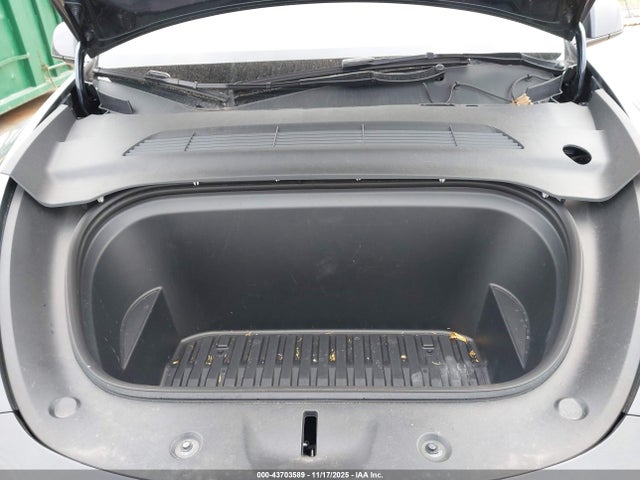 2024 TESLA MODEL Y 7SAYGDEE1RA321795 Photo 9