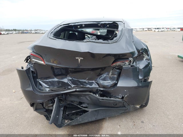 2024 TESLA MODEL Y 7SAYGDEE1RA321795 Photo 5