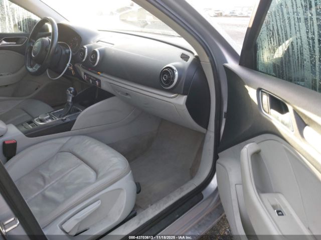 2016 AUDI A3 WAUA7GFF2G1031658 Photo 4