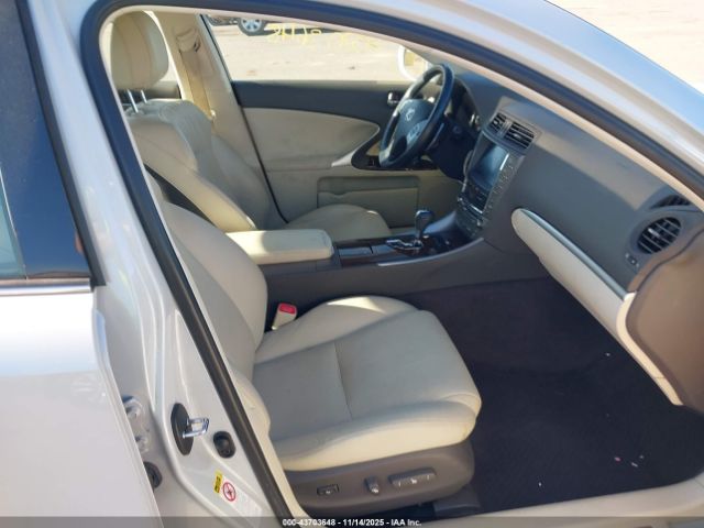 2011 LEXUS IS 350 JTHCE5C27B5002017 Photo 4
