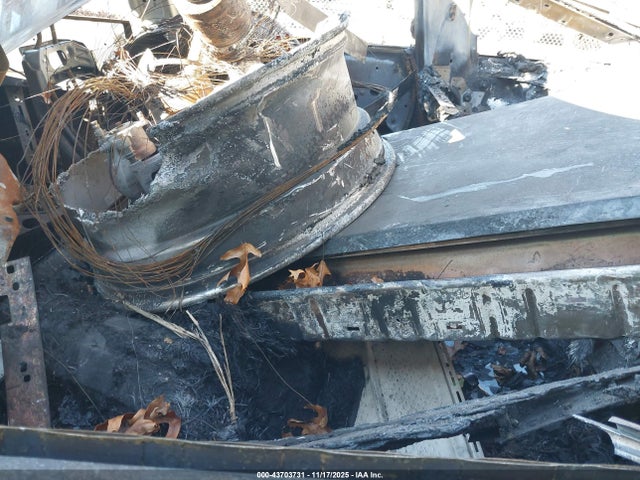 2024 TESLA CYBERTRUCK 7G2CEHED9RA048890 Photo 4