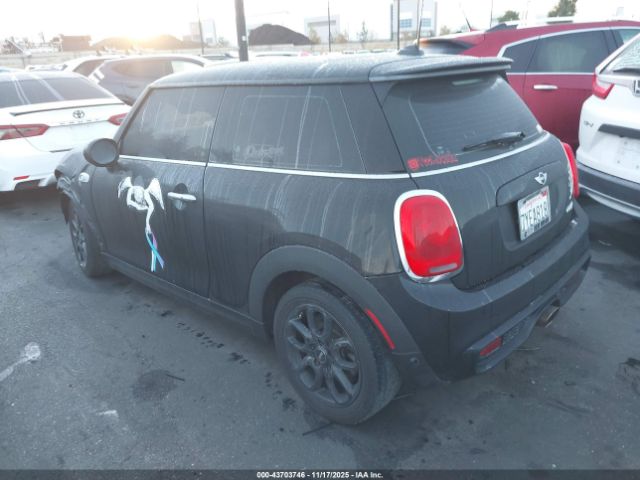 2017 MINI HARDTOP WMWXP7C5XH2C61386 Photo 2