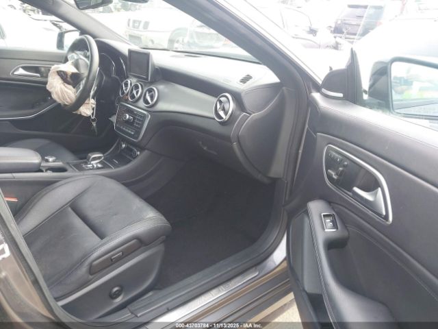 2014 MERCEDES-BENZ CLA 45 AMG WDDSJ5CB1EN103198 Photo 4