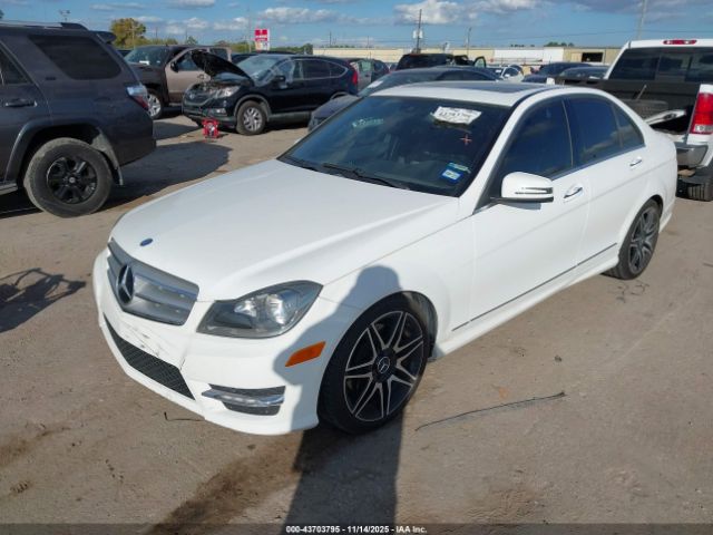2013 MERCEDES-BENZ C 350 WDDGF5HB2DR271844 Photo 1
