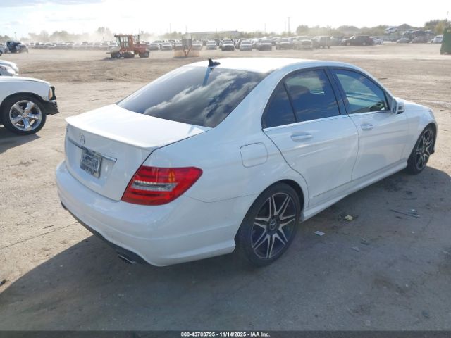 2013 MERCEDES-BENZ C 350 WDDGF5HB2DR271844 Photo 3