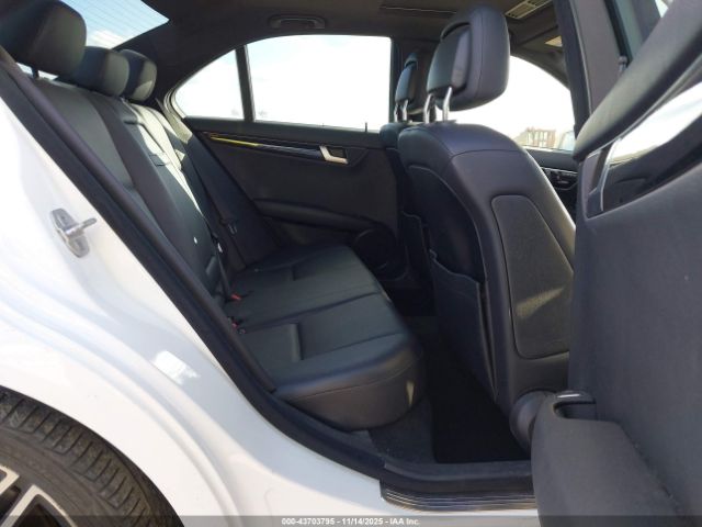 2013 MERCEDES-BENZ C 350 WDDGF5HB2DR271844 Photo 7