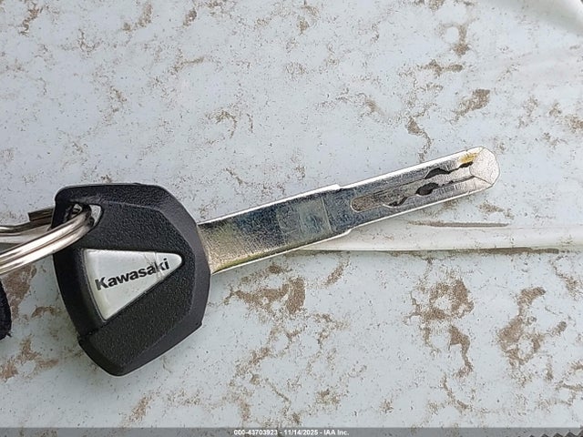 2023 KAWASAKI ER650 ML5EREN19PDA96317 Photo 10