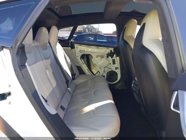 2016 TESLA MODEL S 5YJSA1E14GF150198 Photo 7