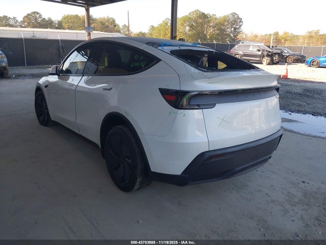 2026 TESLA MODEL Y 7SAYGDED6TA427996 Photo 2