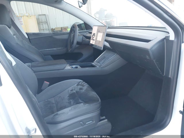 2026 TESLA MODEL Y 7SAYGDED6TA427996 Photo 4