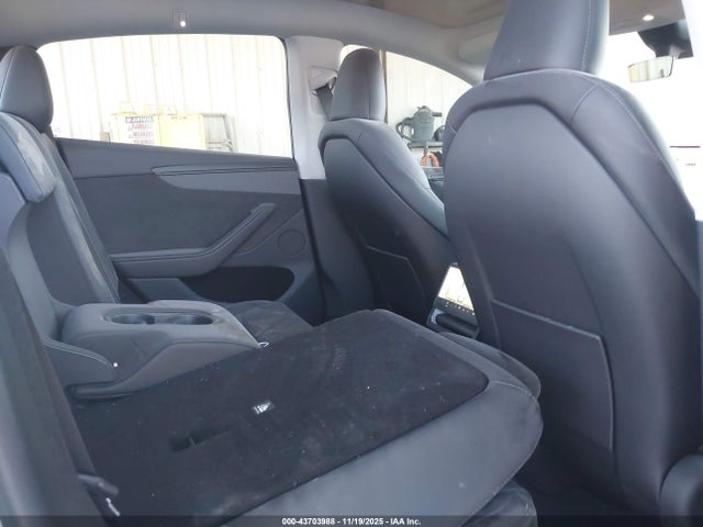 2026 TESLA MODEL Y 7SAYGDED6TA427996 Photo 7