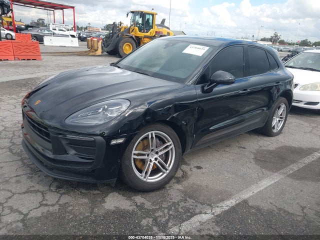 2022 PORSCHE MACAN WP1AA2A55NLB10070 Photo 1