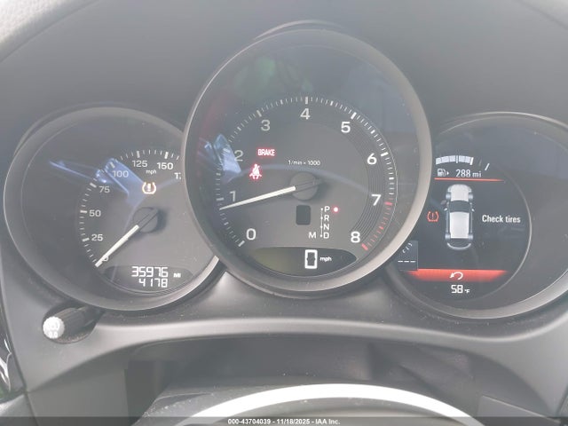 2022 PORSCHE MACAN WP1AA2A55NLB10070 Photo 6