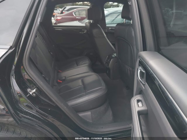 2022 PORSCHE MACAN WP1AA2A55NLB10070 Photo 7