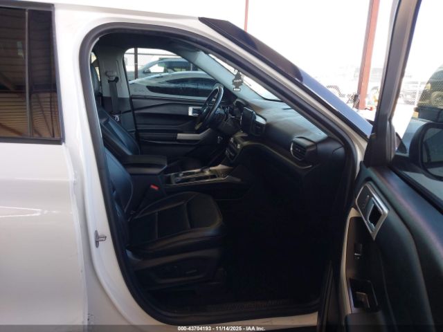 2021 FORD EXPLORER 1FMSK8DH0MGB96449 Photo 4