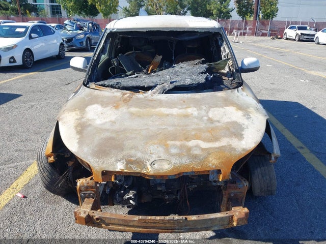 KNDJN2A2XJ7549733 KIA Soul