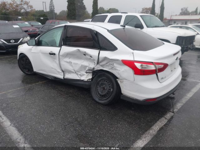 2014 FORD FOCUS 1FADP3E20EL198440 Photo 2