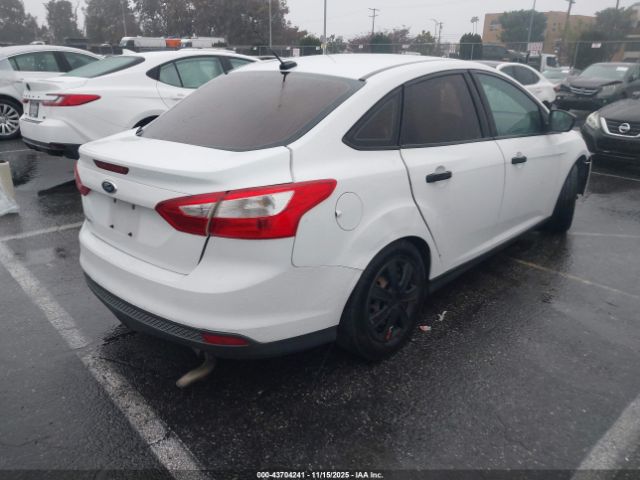 2014 FORD FOCUS 1FADP3E20EL198440 Photo 3