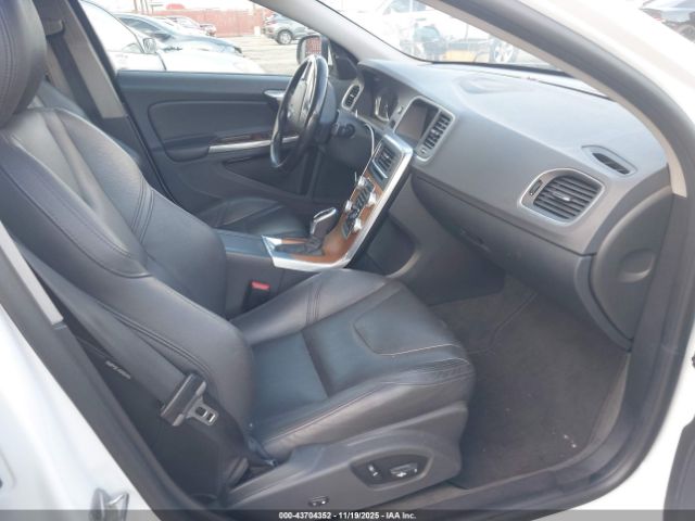 2016 VOLVO S60 INSCRIPTION LYV402FK8GB113830 Photo 4