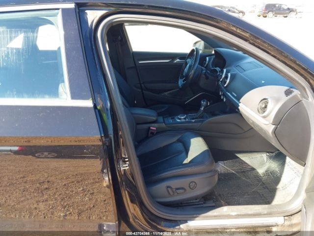 2018 AUDI A3 WAUJ8GFF2J1022799 Photo 4