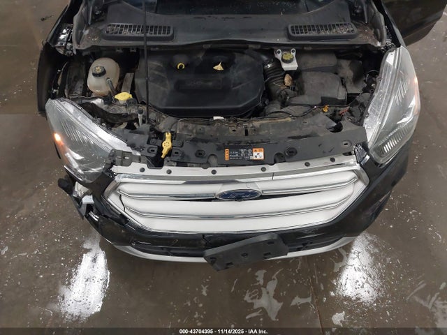 43704395 :رقم المزاد ، 1FMCU9G9XHUC52218 vin ، 2017 Ford Escape Se مزاد بيع