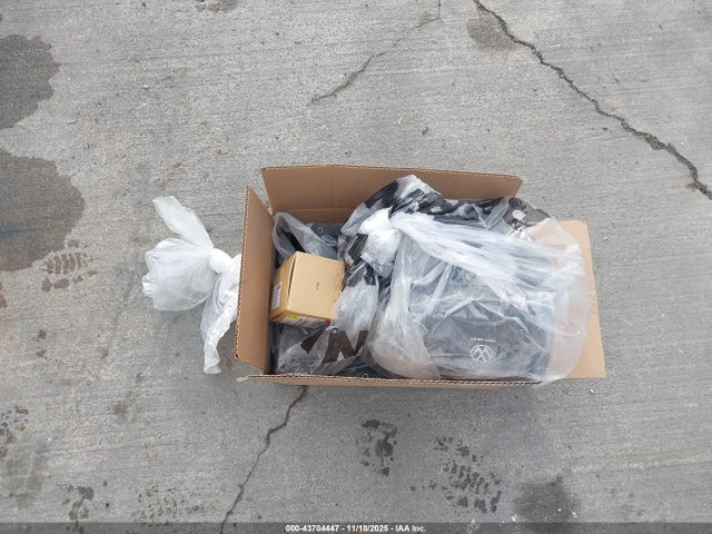 Volkswagen Tiguan 2.0t S 2024 3VVRB7AX2RM048228 Image 18