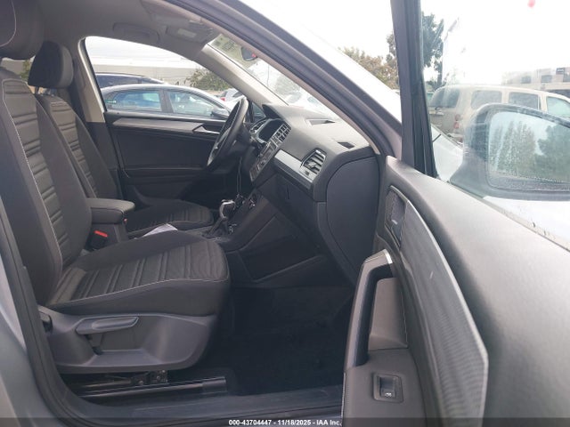 Volkswagen Tiguan 2.0t S 2024 3VVRB7AX2RM048228 Image 5