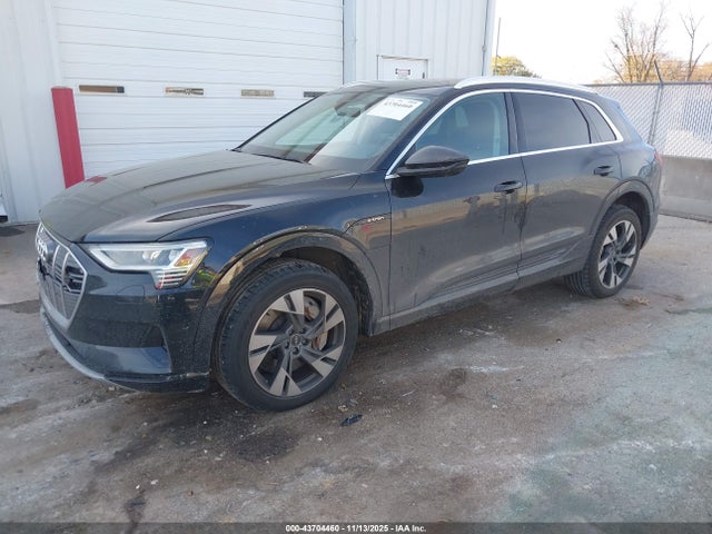 2021 AUDI E-TRON WA1LAAGE5MB022422 Photo 1