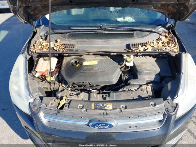 Продажа на аукционе авто 2015 Ford Escape Se, vin: 1FMCU0GX2FUB71222, номер лота: 43704475