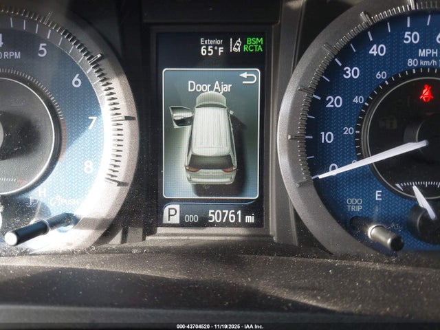 5TDYZ3DC9KS980973 Toyota Sienna Xle 8 Passenger