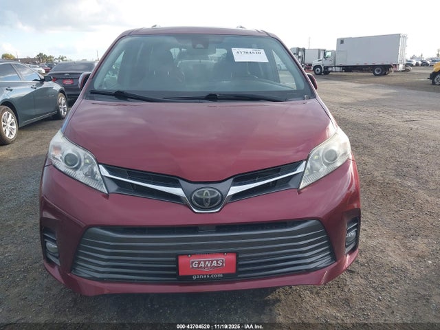 5TDYZ3DC9KS980973 Toyota Sienna Xle 8 Passenger