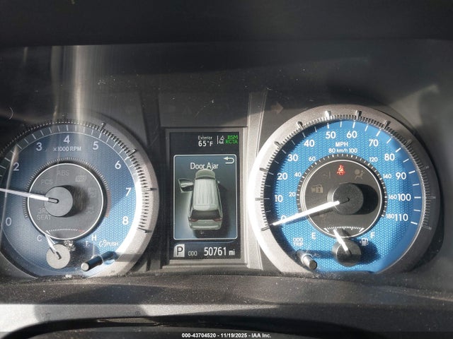 5TDYZ3DC9KS980973 Toyota Sienna Xle 8 Passenger