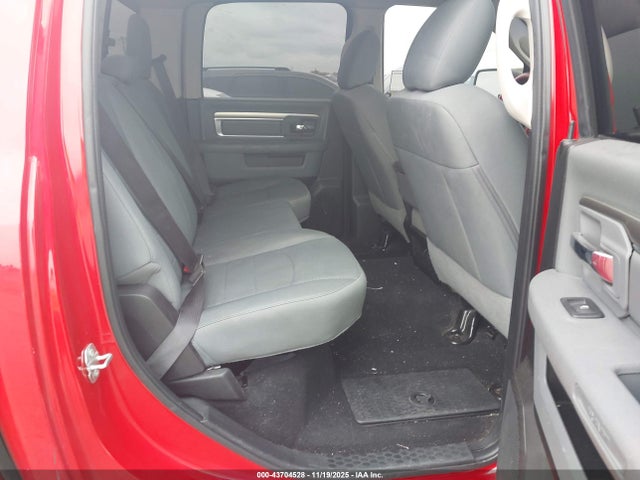 1C6RR6TT7KS711621 RAM 1500 Classic Slt 4x2 6&#039;4 Box