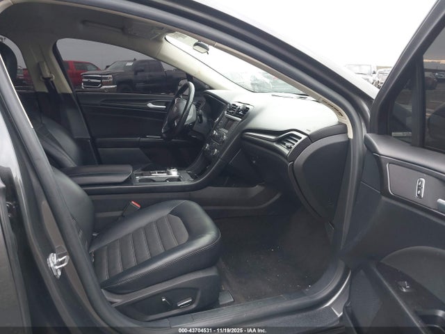 3FA6P0T91JR262763 Ford FUSION SE