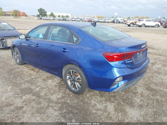 3KPF24AD5NE432109 KIA Forte Lxs