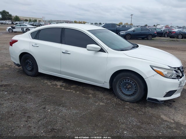 1N4AL3AP4JC211359 Nissan Altima 2.5 S