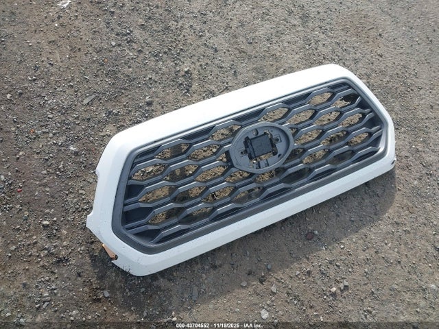 3TMBZ5DN8MM029332 Toyota Tacoma Sr5 V6