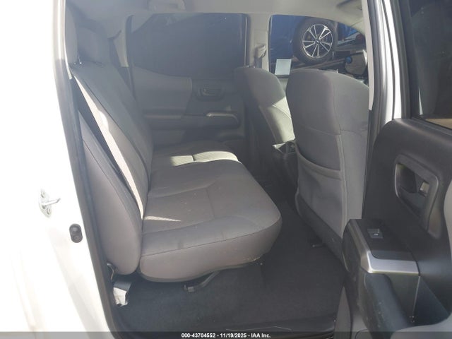 3TMBZ5DN8MM029332 Toyota Tacoma Sr5 V6