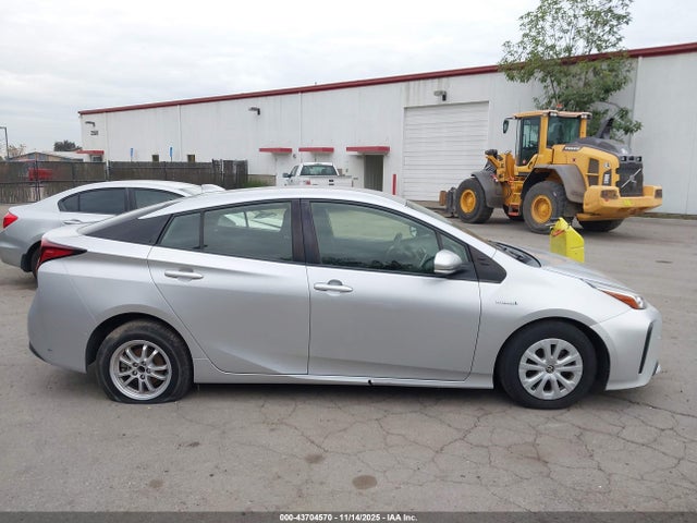JTDKAMFU8N3156686 Toyota Prius Le