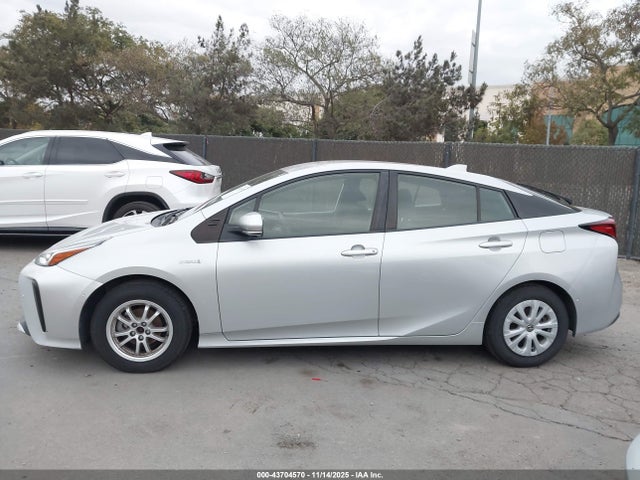 JTDKAMFU8N3156686 Toyota Prius Le