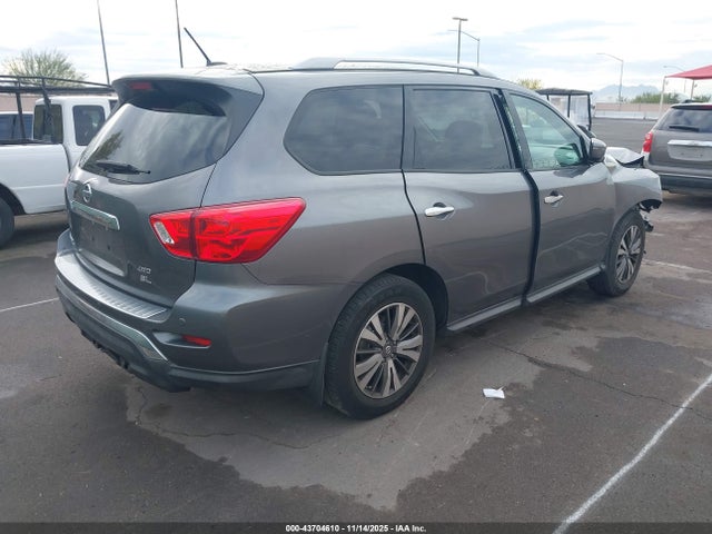 5N1DR2MM8HC686391 Nissan Pathfinder Sl