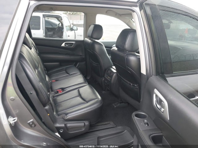 5N1DR2MM8HC686391 Nissan Pathfinder Sl