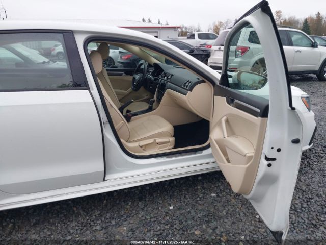 2018 VOLKSWAGEN PASSAT 1VWAA7A33JC043909 Photo 4