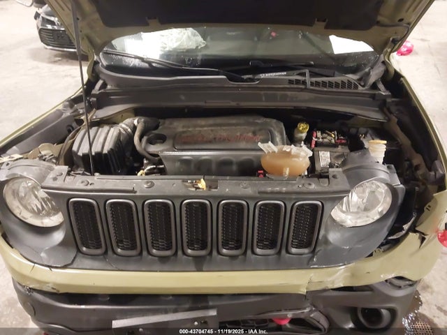 Продаж на аукціоні авто 2015 Jeep Renegade Trailhawk, vin: ZACCJBCT5FPB80607, номер лоту: 43704745