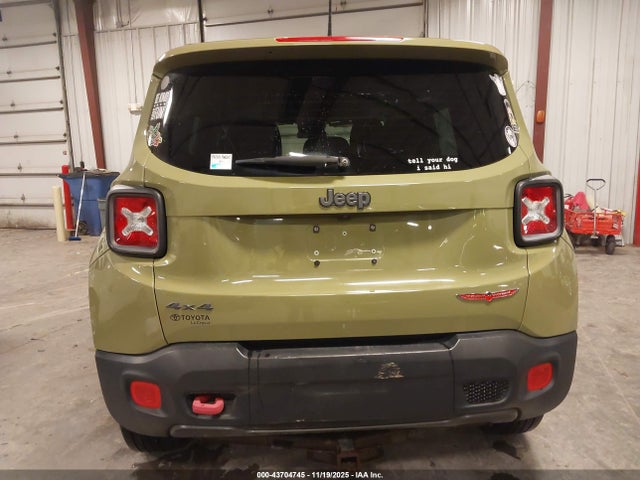 Продаж на аукціоні авто 2015 Jeep Renegade Trailhawk, vin: ZACCJBCT5FPB80607, номер лоту: 43704745