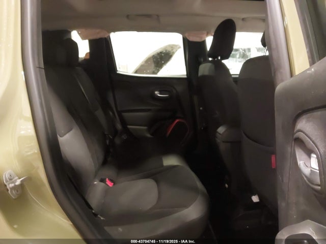 Продаж на аукціоні авто 2015 Jeep Renegade Trailhawk, vin: ZACCJBCT5FPB80607, номер лоту: 43704745